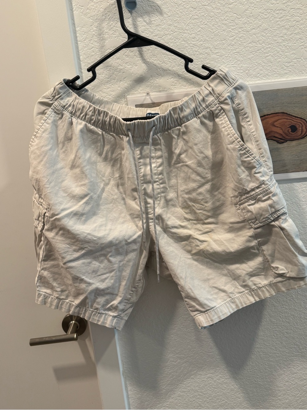 Old Navy Men’s Light Cream Cargo Drawstring Shorts